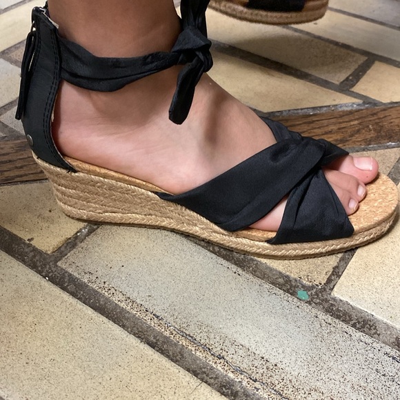 Uggs  sandals - Picture 5 of 7